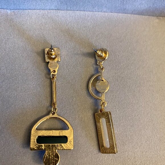 gold green earrings - Picture 2 of 2